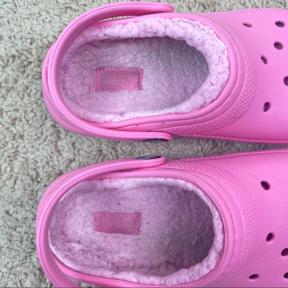 Crocs Kids Classic Lined Clog in Pink - Picture 11 of 14